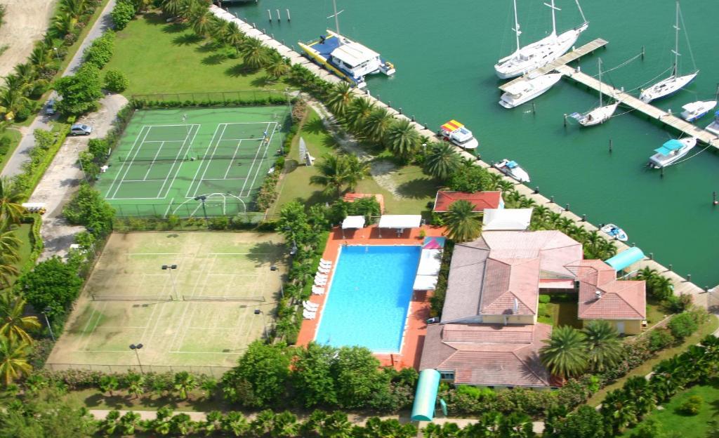 Hbk Villas At Jolly Harbour Extérieur photo