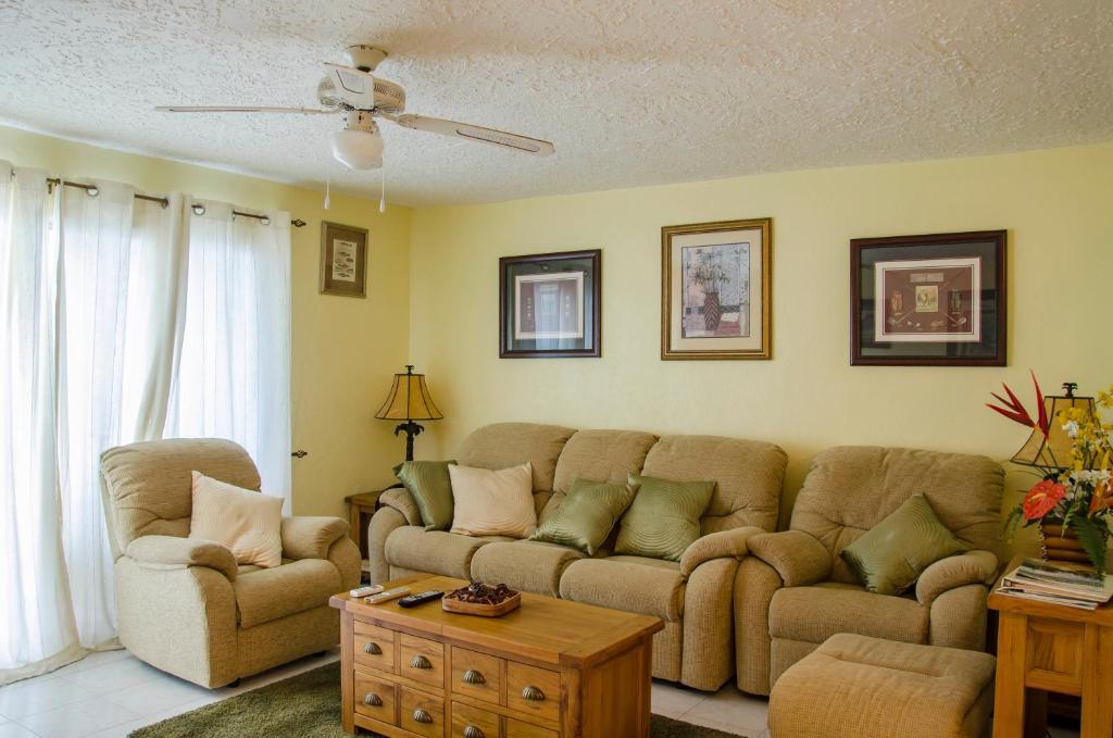 Hbk Villas At Jolly Harbour Extérieur photo