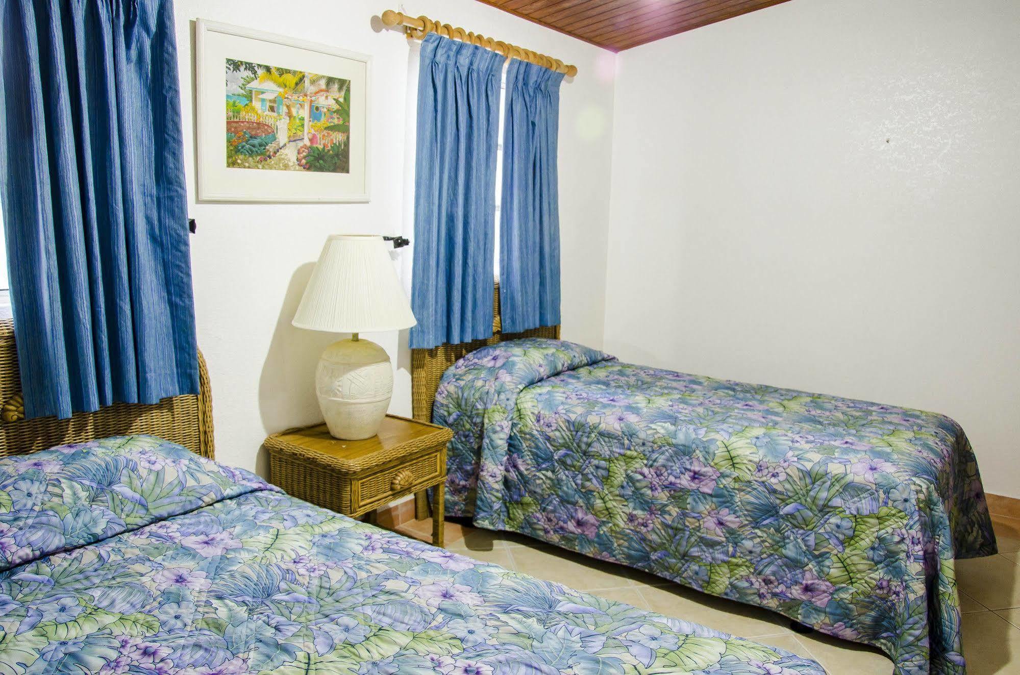Hbk Villas At Jolly Harbour Extérieur photo