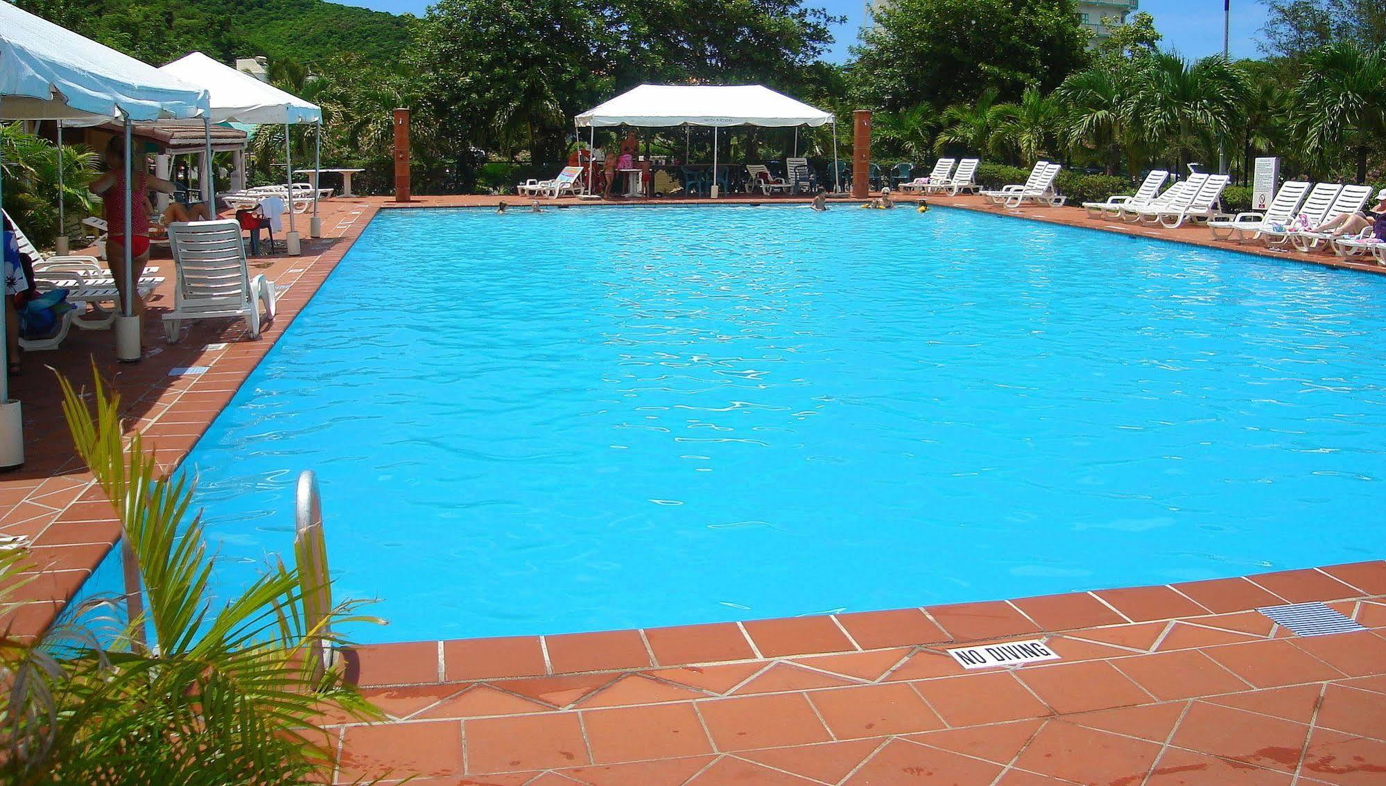 Hbk Villas At Jolly Harbour Extérieur photo